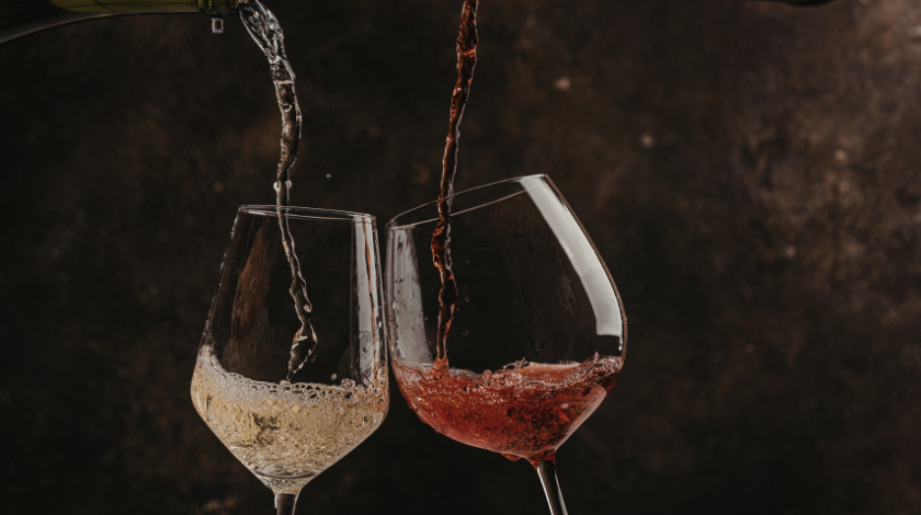 The Ultimate Guide to Pinot Noir Wine: Taste, Regions & Pairings